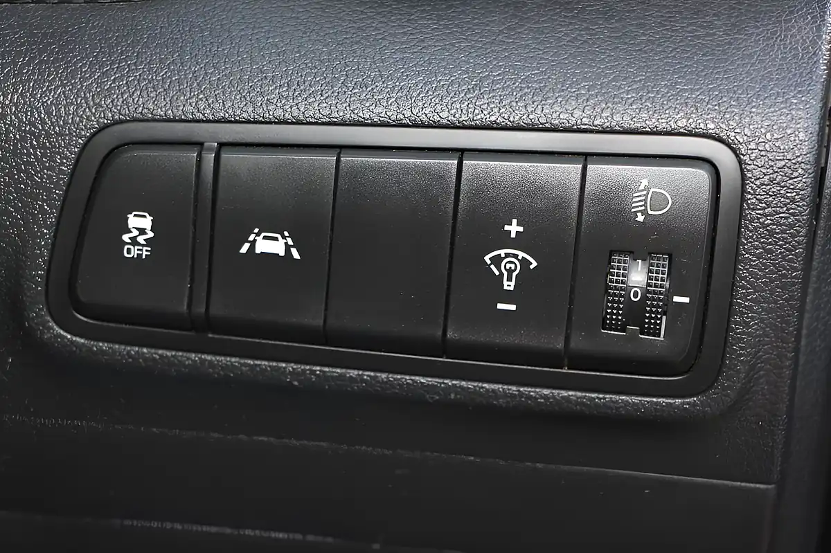 Used 2019 Hyundai Tucson Se Nav White - Interior and Exterior details 14