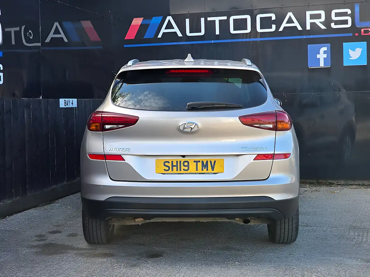 Used 2019 Hyundai Tucson Se Nav White - Interior and Exterior details 5