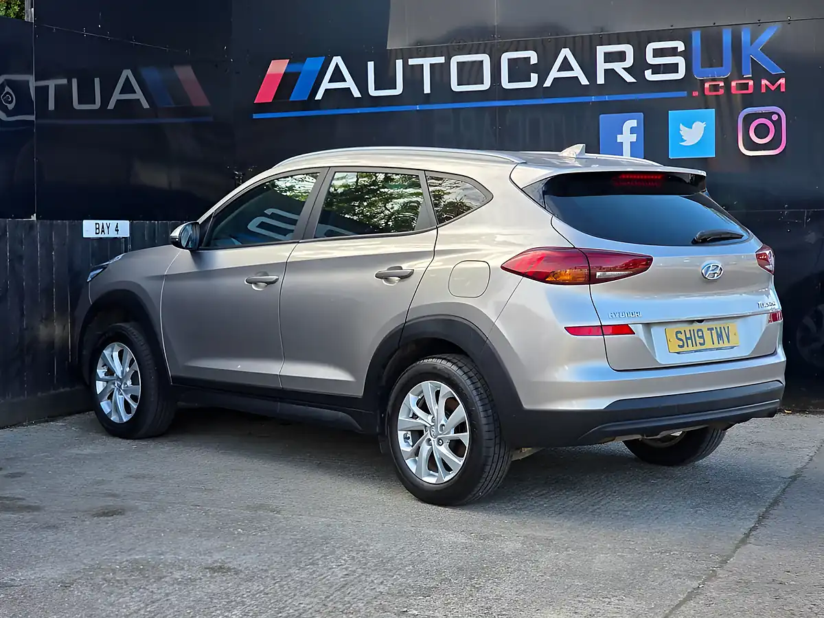Used 2019 Hyundai Tucson Se Nav White - Interior and Exterior details 7