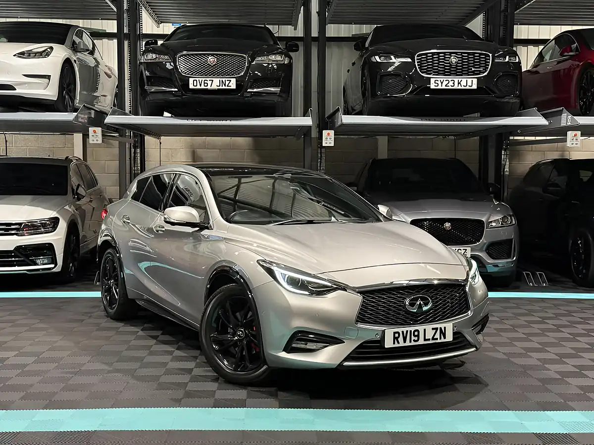 Used 2019 Infiniti Q30 Luxe Tech Silver - Front View