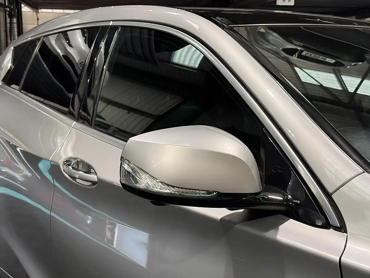 Used 2019 Infiniti Q30 Luxe Tech Silver - Interior and Exterior details 11