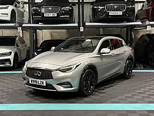 Used 2019 Infiniti Q30 Luxe Tech Silver - Interior and Exterior details 5
