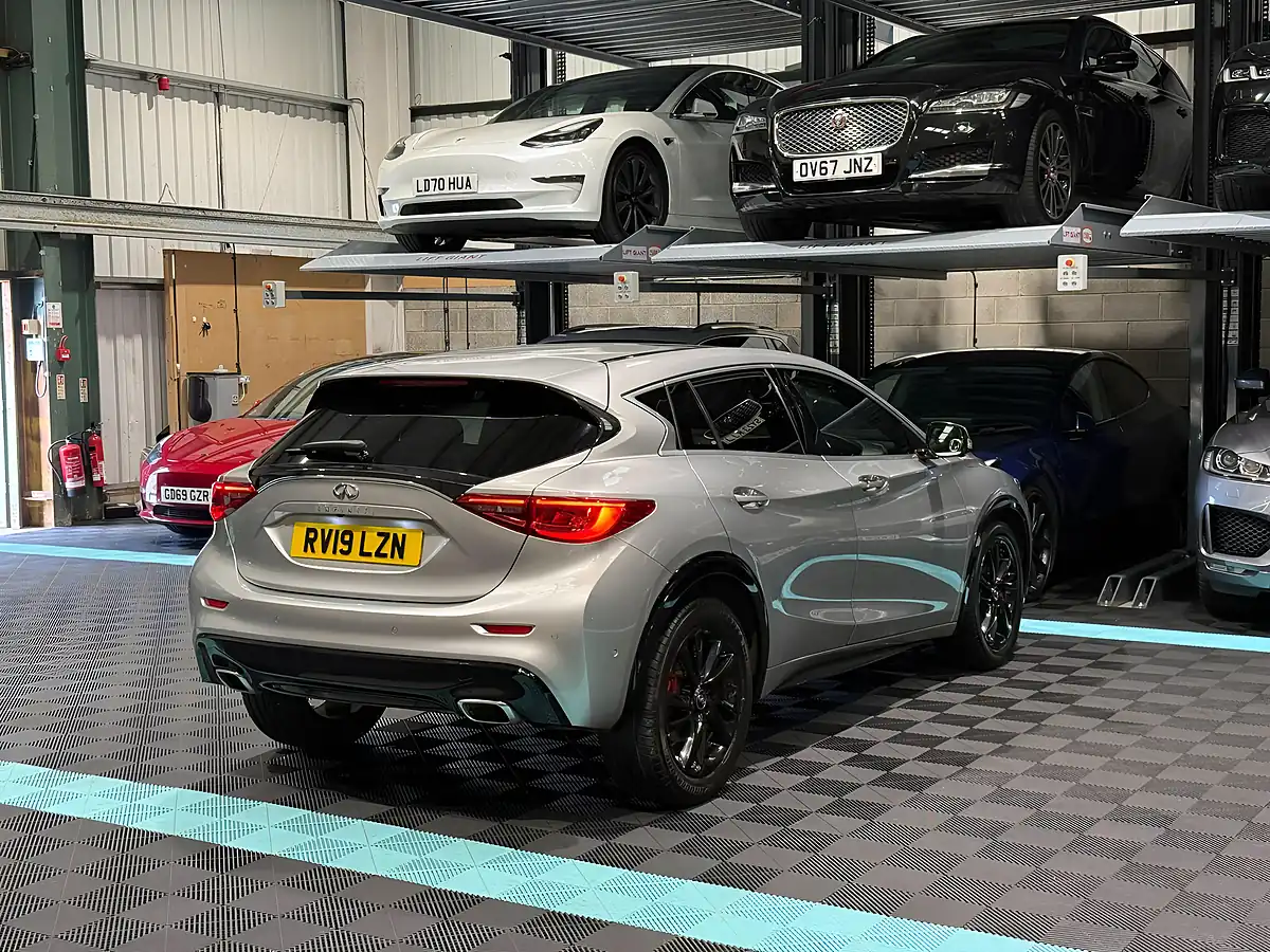 Used 2019 Infiniti Q30 Luxe Tech Silver - Interior and Exterior details 9