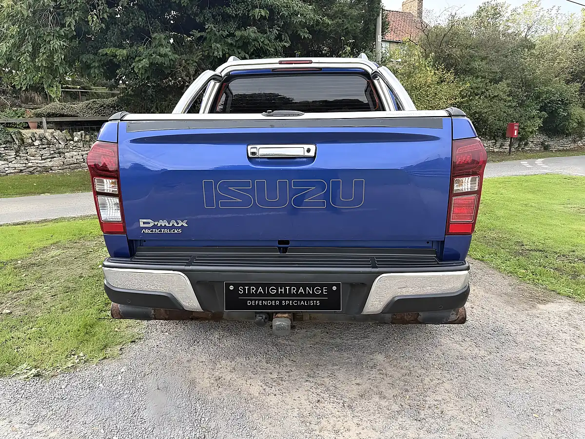 Used 2019 Isuzu D-Max AT35 Safir Sapphire Blue Mica - Interior and Exterior details 10