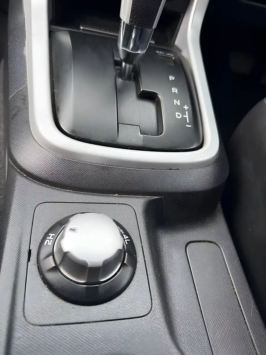 Used 2019 Isuzu D-Max AT35 Safir Sapphire Blue Mica - Interior and Exterior details 13
