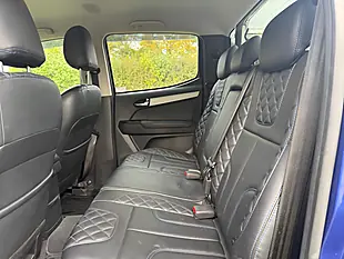 Used 2019 Isuzu D-Max AT35 Safir Sapphire Blue Mica - Interior and Exterior details 17