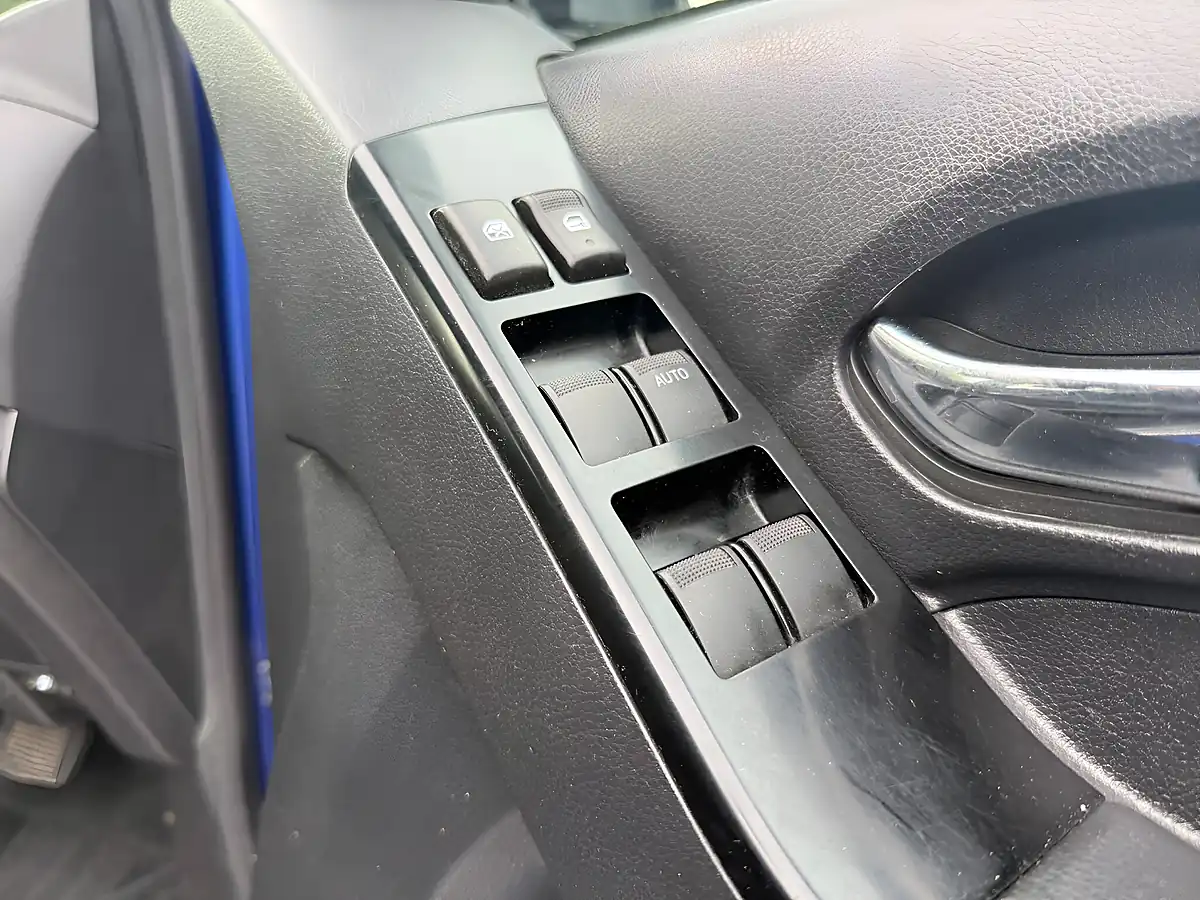 Used 2019 Isuzu D-Max AT35 Safir Sapphire Blue Mica - Interior and Exterior details 19