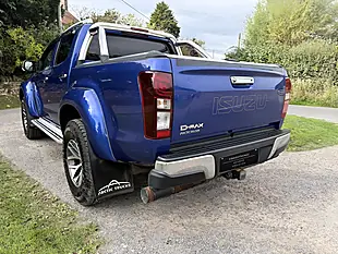 Used 2019 Isuzu D-Max AT35 Safir Sapphire Blue Mica - Interior and Exterior details 6