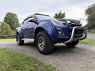 Used 2019 Isuzu D-Max AT35 Safir Sapphire Blue Mica - Interior and Exterior details 8