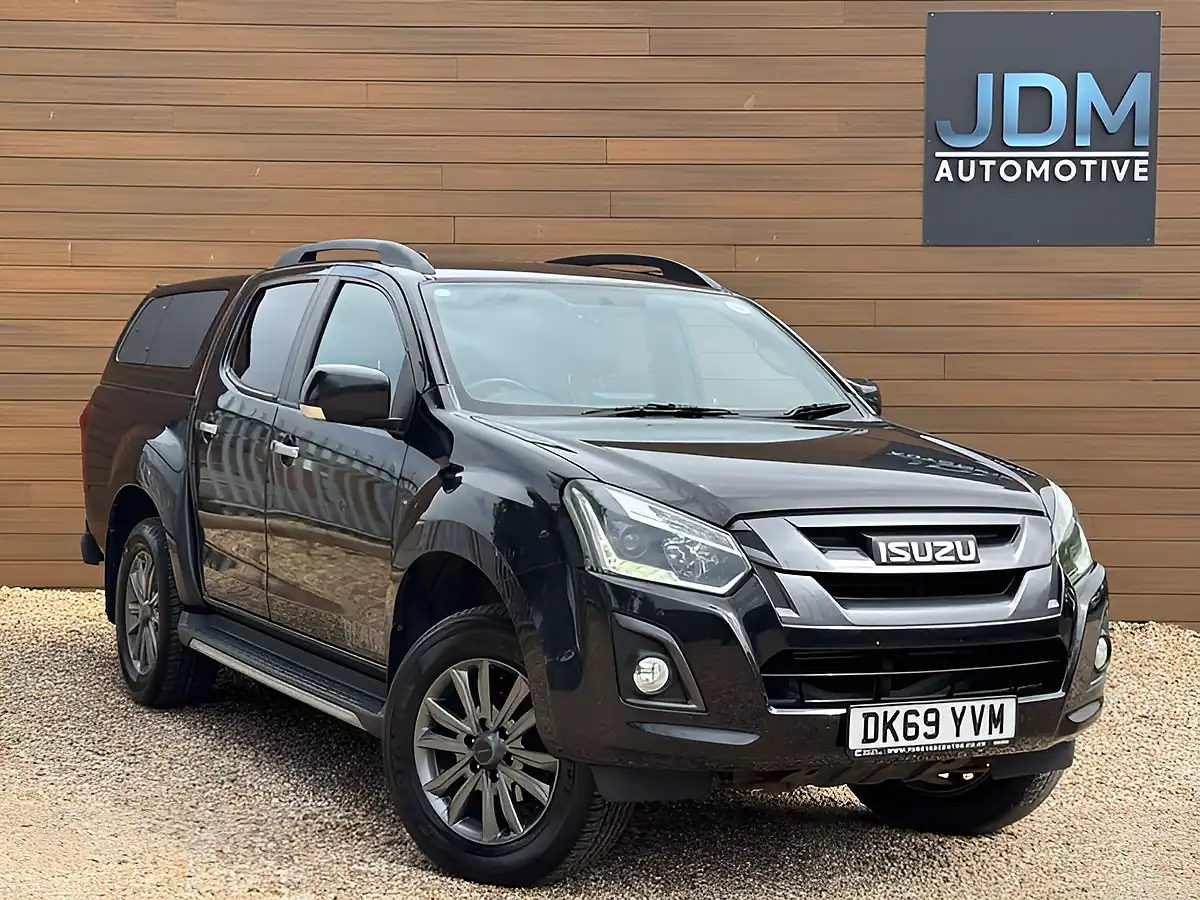 Used 2019 Isuzu D-Max Blade Black - Front View