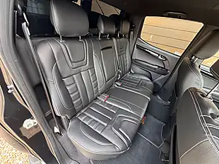 Used 2019 Isuzu D-Max Blade Black - Interior and Exterior details 15