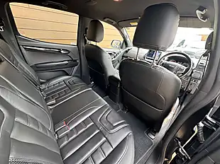 Used 2019 Isuzu D-Max Blade Black - Interior and Exterior details 16