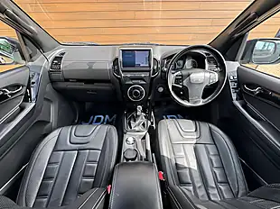 Used 2019 Isuzu D-Max Blade Black - Interior and Exterior details 17
