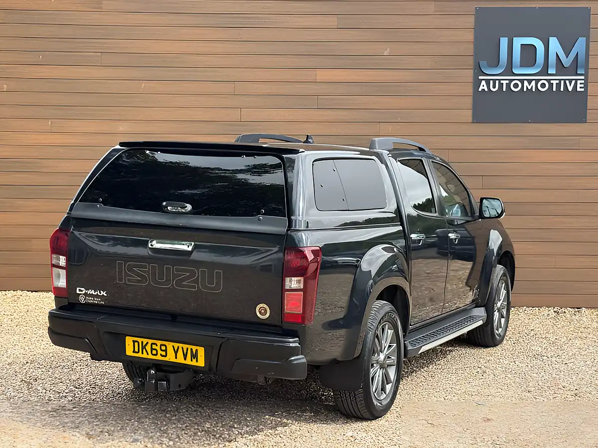 Used 2019 Isuzu D-Max Blade Black - Interior and Exterior details 3
