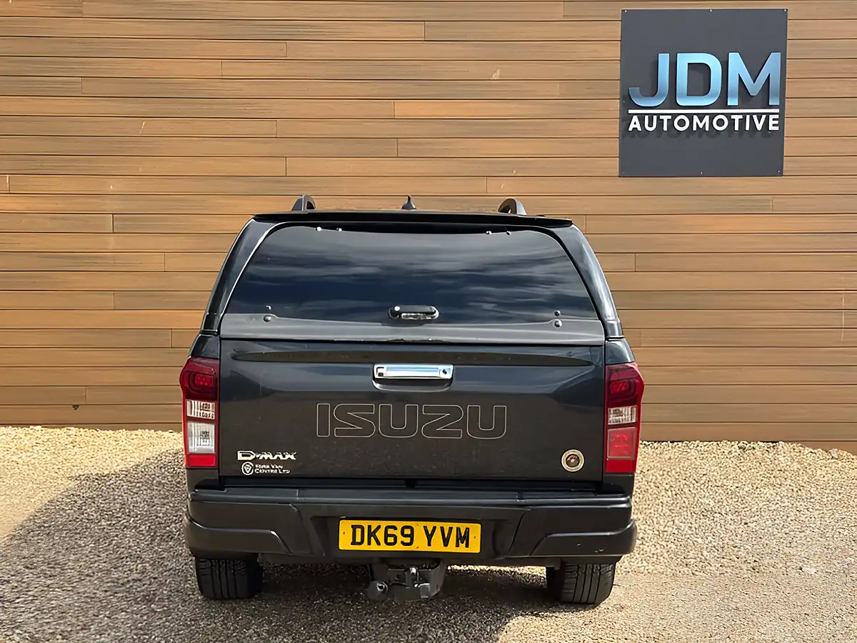 Used 2019 Isuzu D-Max Blade Black - Interior and Exterior details 4