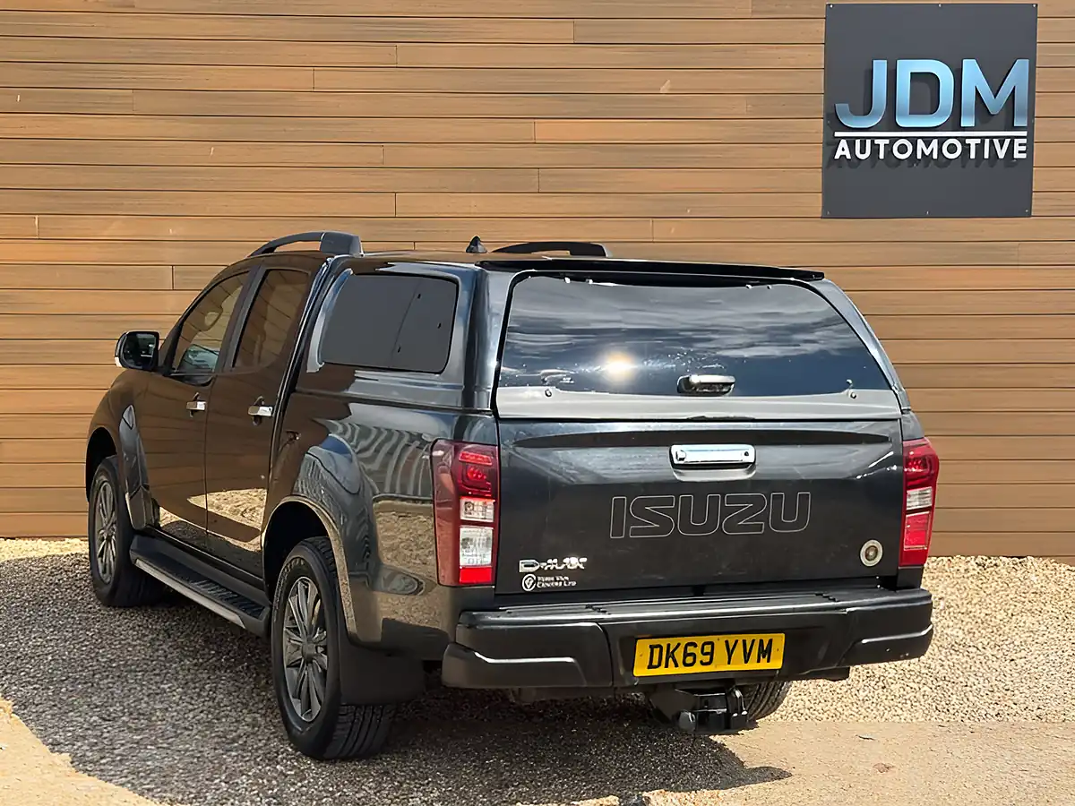 Used 2019 Isuzu D-Max Blade Black - Interior and Exterior details 6