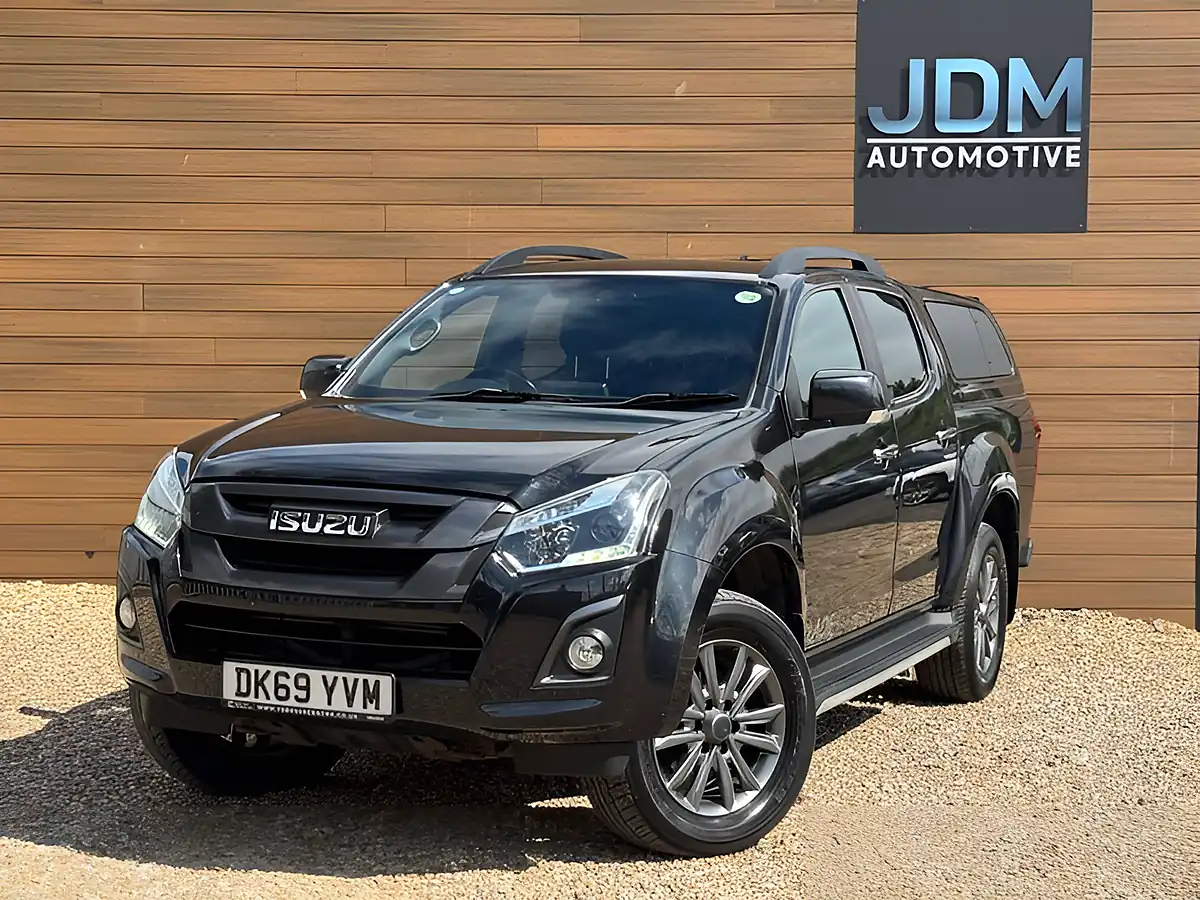 Used 2019 Isuzu D-Max Blade Black - Interior and Exterior details 8