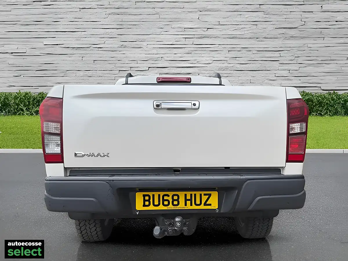 Used 2019 Isuzu D-Max Blade White - Interior and Exterior details 10