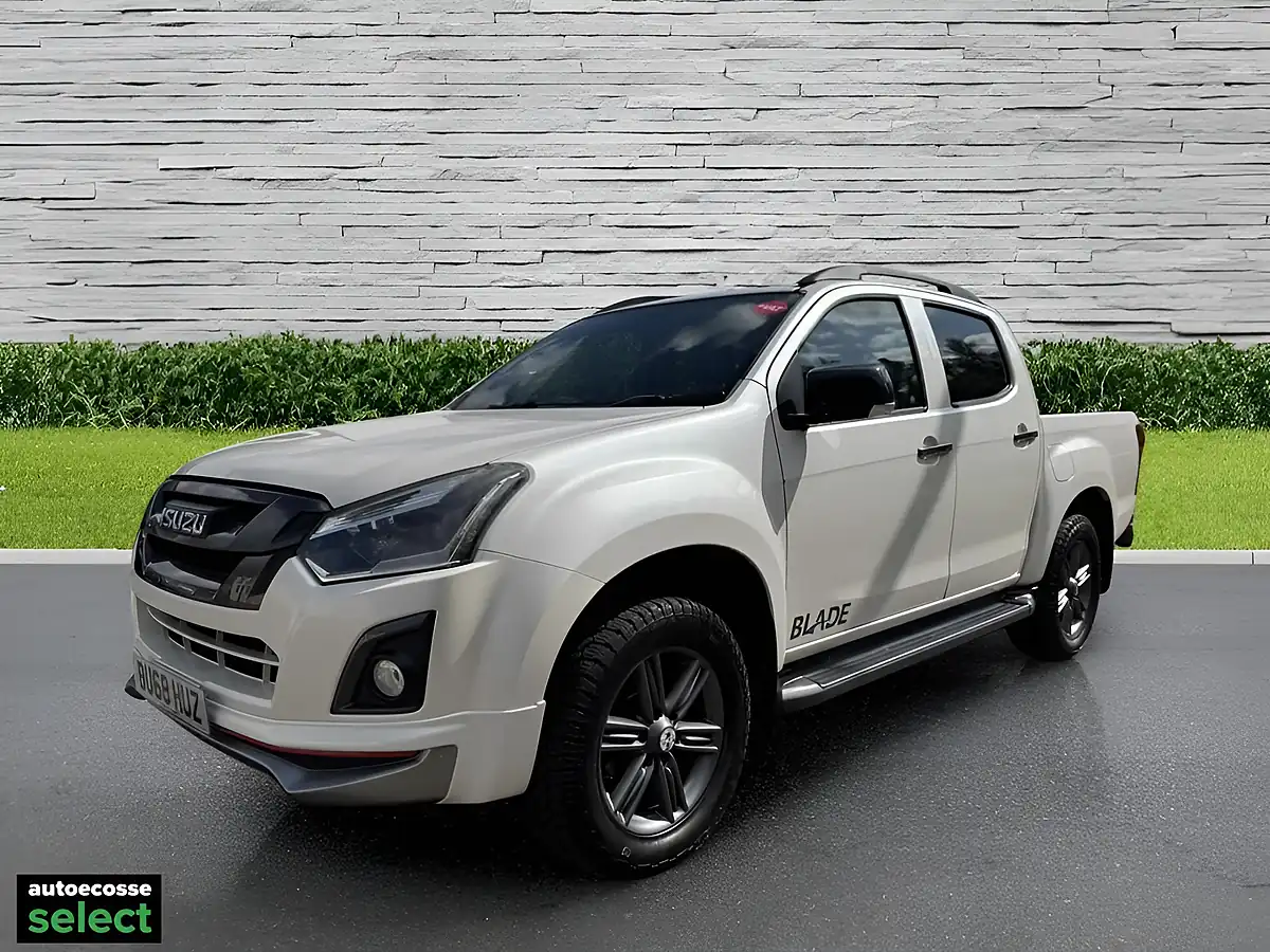 Used 2019 Isuzu D-Max Blade White - Interior and Exterior details 11