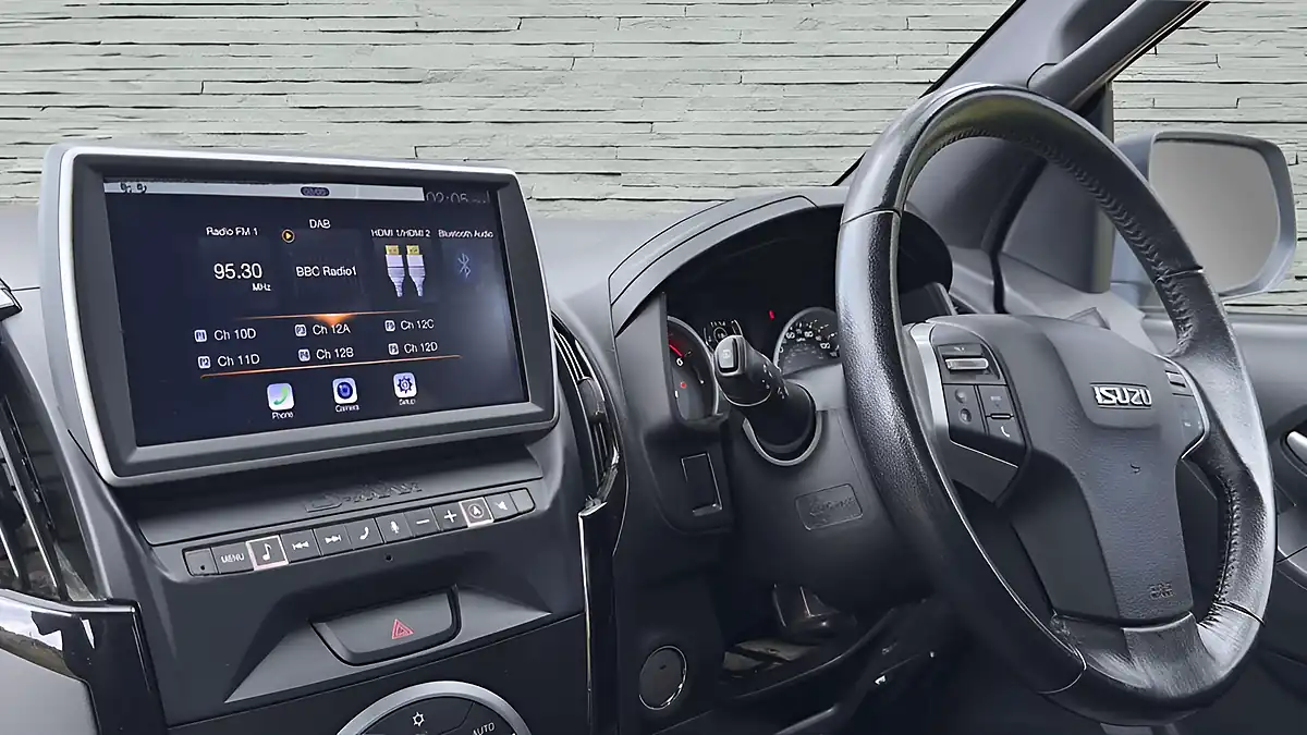 Used 2019 Isuzu D-Max Blade White - Interior and Exterior details 17