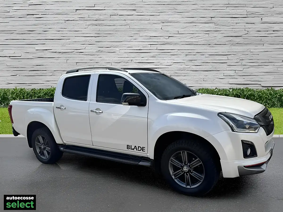 Used 2019 Isuzu D-Max Blade White - Interior and Exterior details 2