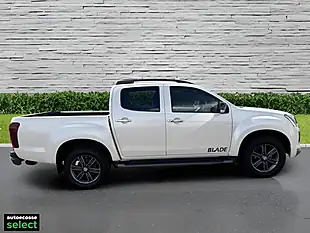 Used 2019 Isuzu D-Max Blade White - Interior and Exterior details 4