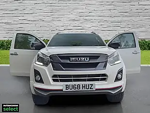 Used 2019 Isuzu D-Max Blade White - Interior and Exterior details 5
