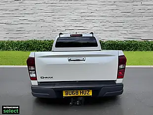 Used 2019 Isuzu D-Max Blade White - Interior and Exterior details 7