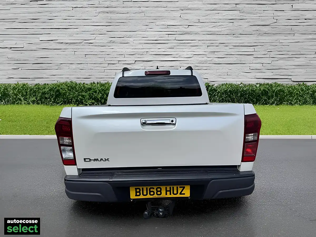 Used 2019 Isuzu D-Max Blade White - Interior and Exterior details 7