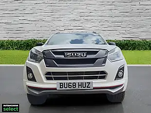 Used 2019 Isuzu D-Max Blade White - Interior and Exterior details 8