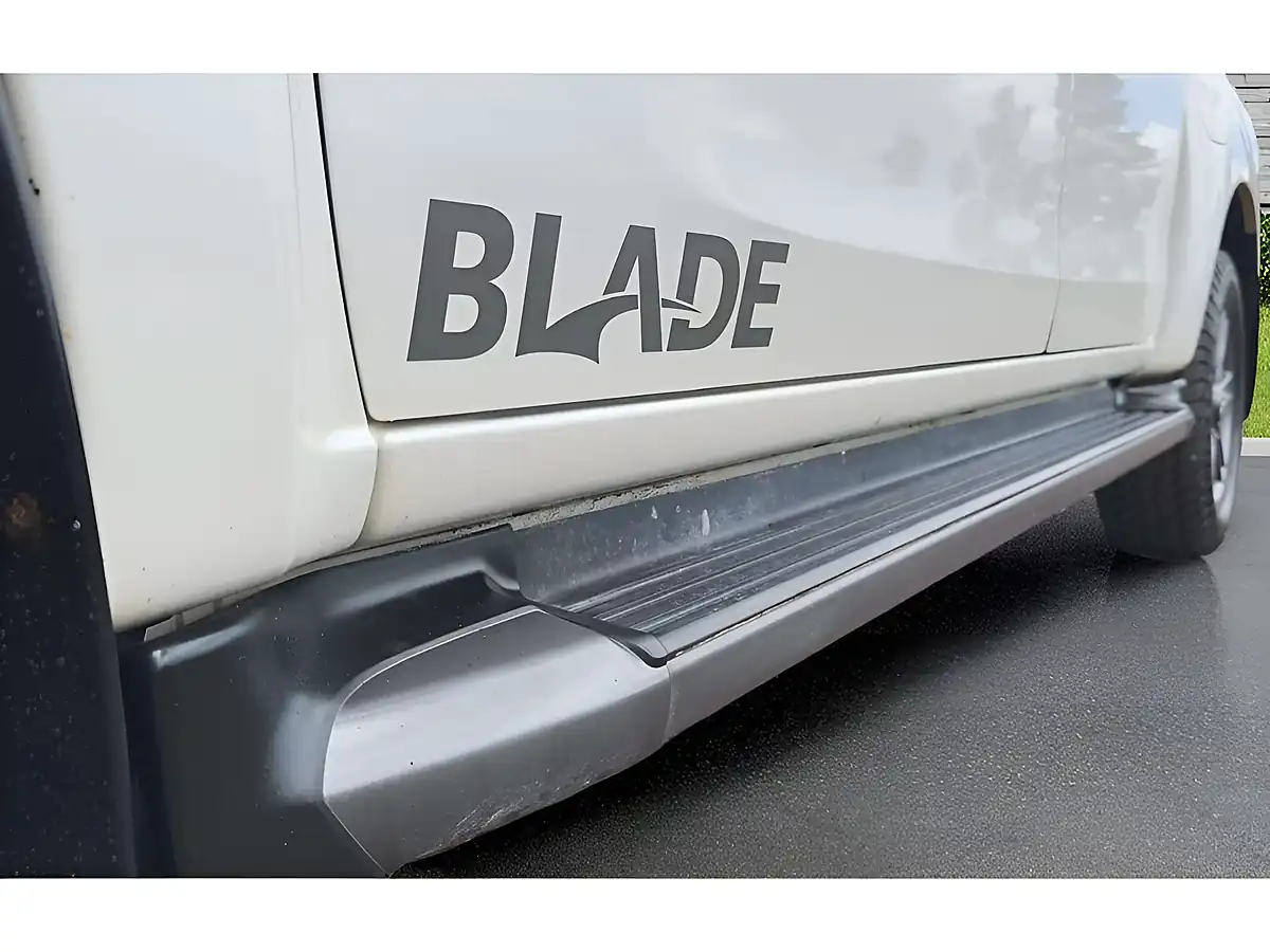 Used 2019 Isuzu D-Max Blade White - Interior and Exterior details 9