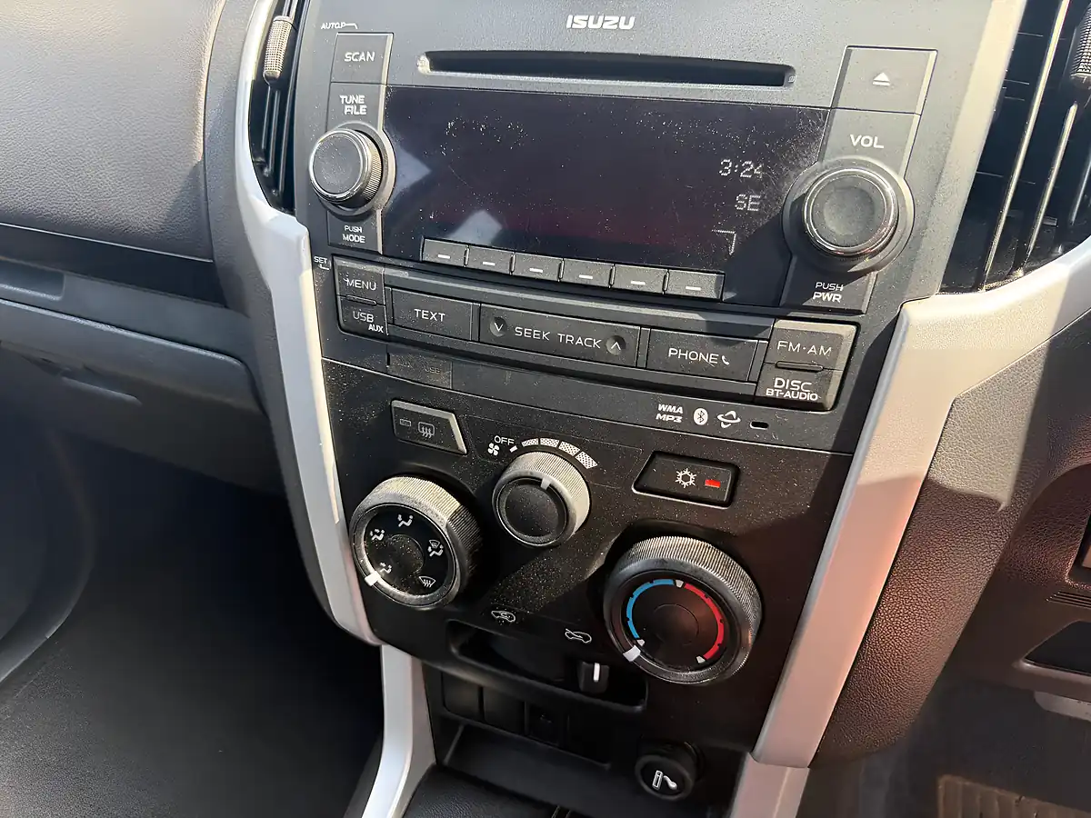 Used 2019 Isuzu D-Max Eiger Grey - Interior and Exterior details 11