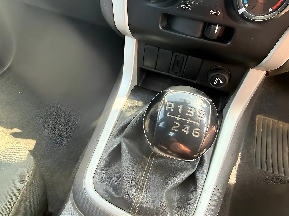 Used 2019 Isuzu D-Max Eiger Grey - Interior and Exterior details 12