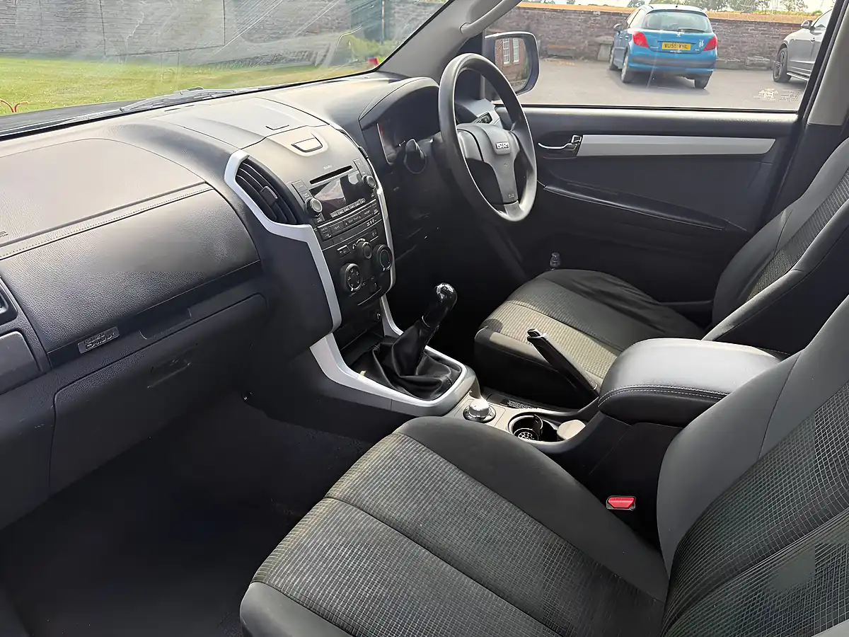 Used 2019 Isuzu D-Max Eiger Grey - Interior and Exterior details 18