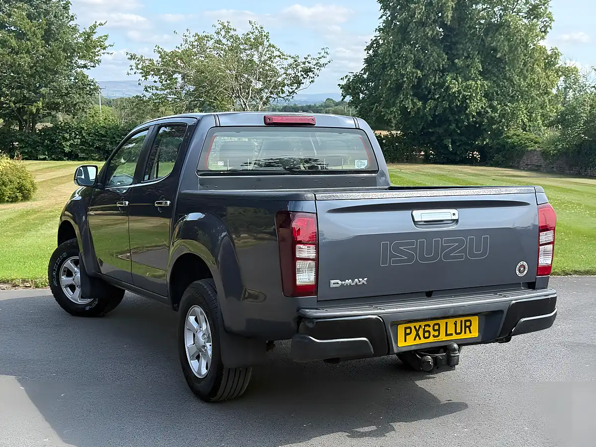 Used 2019 Isuzu D-Max Eiger Grey - Interior and Exterior details 5