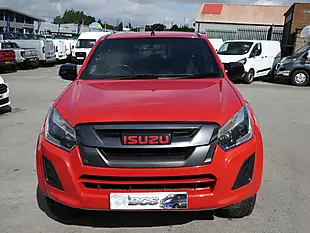 Used 2019 Isuzu D-Max Fury Red - Interior and Exterior details 11