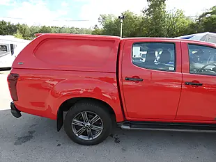 Used 2019 Isuzu D-Max Fury Red - Interior and Exterior details 13