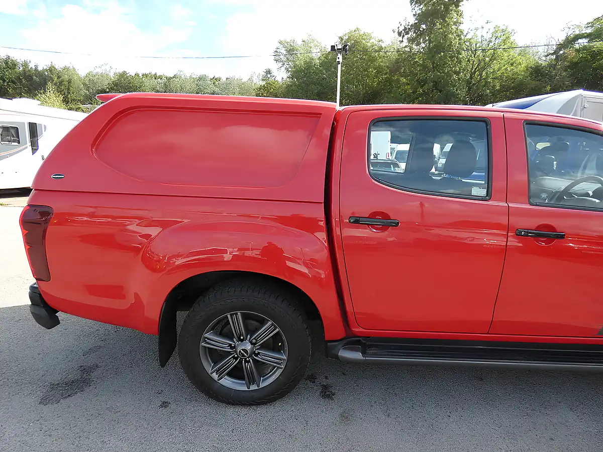Used 2019 Isuzu D-Max Fury Red - Interior and Exterior details 13
