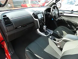 Used 2019 Isuzu D-Max Fury Red - Interior and Exterior details 19