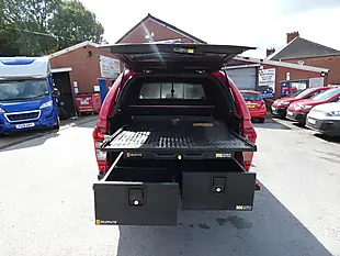 Used 2019 Isuzu D-Max Fury Red - Interior and Exterior details 3
