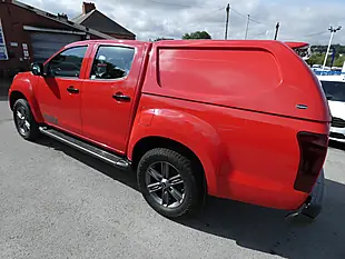 Used 2019 Isuzu D-Max Fury Red - Interior and Exterior details 5