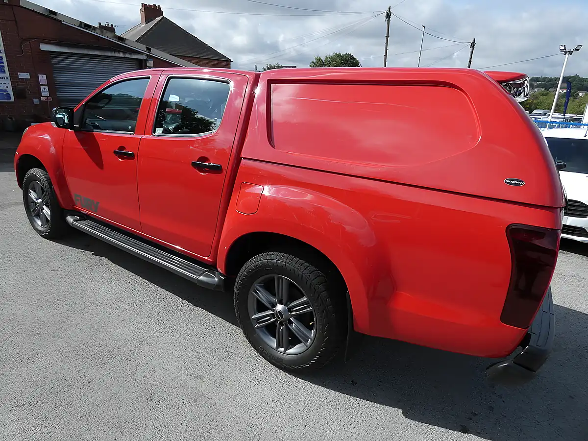 Used 2019 Isuzu D-Max Fury Red - Interior and Exterior details 5