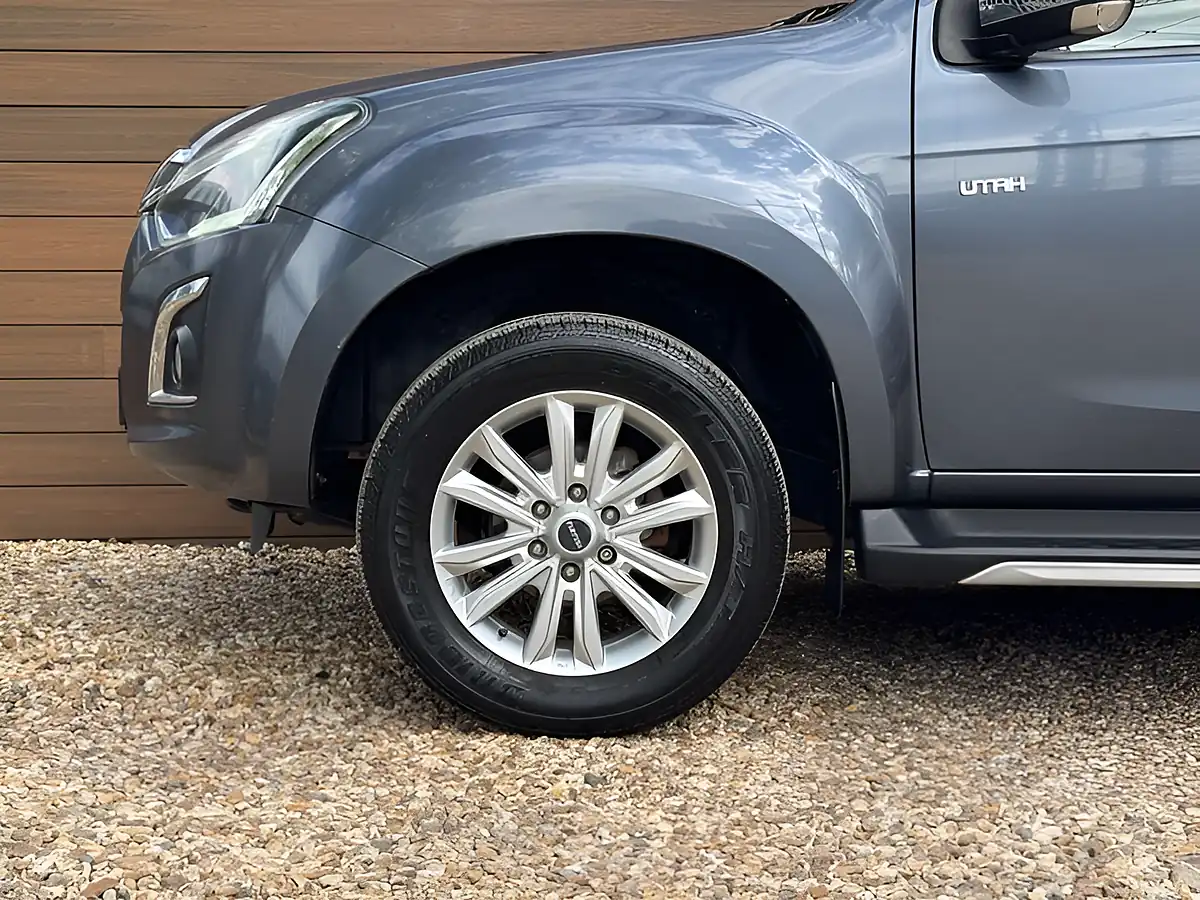 Used 2019 Isuzu D-Max Utah Auto 4WD Grey - Interior and Exterior details 11