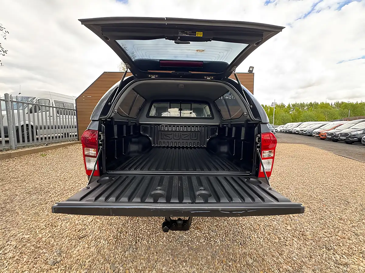 Used 2019 Isuzu D-Max Utah Auto 4WD Grey - Interior and Exterior details 5