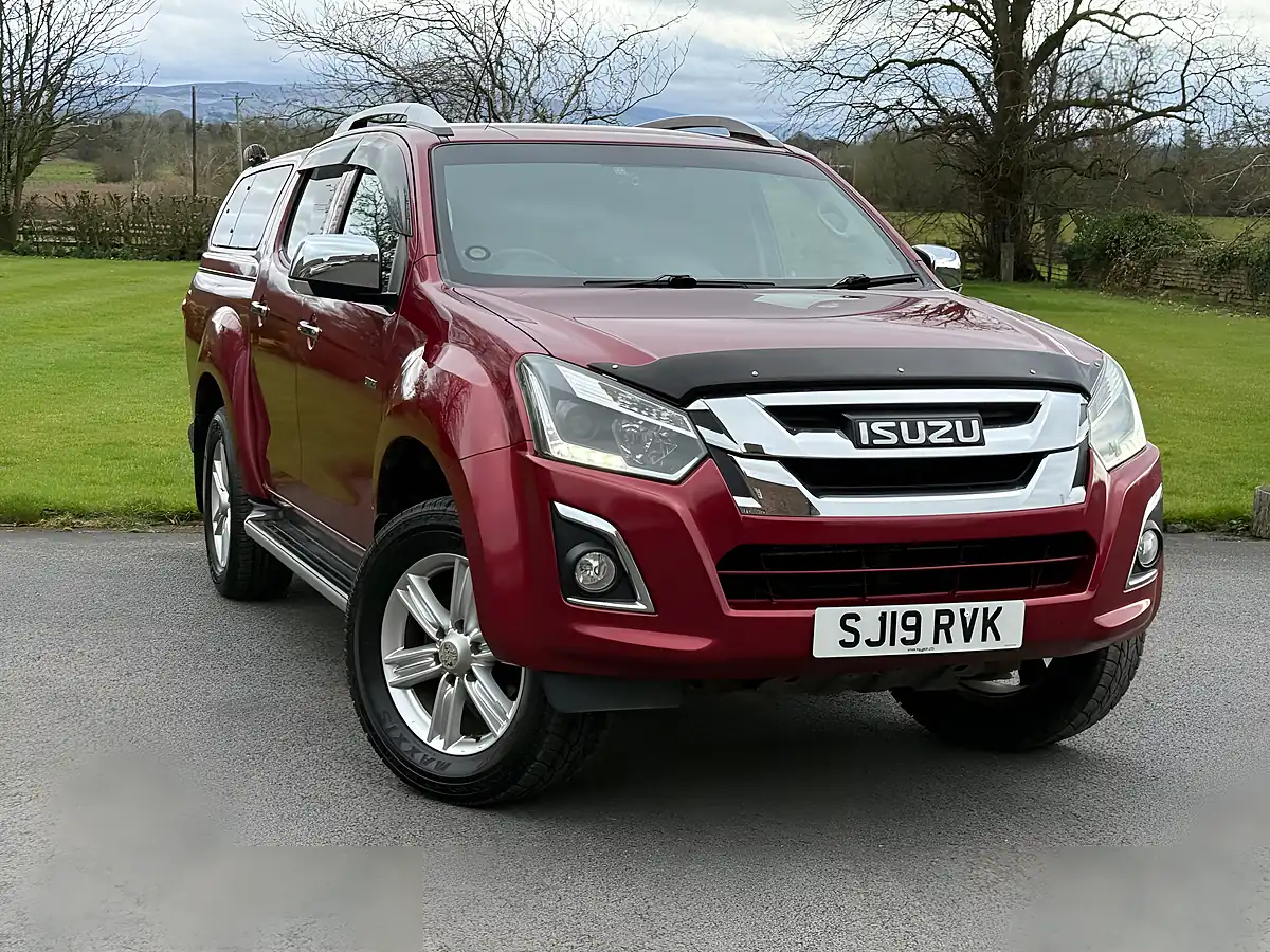 Used 2019 Isuzu D-Max Utah Double Cab Red - Front View