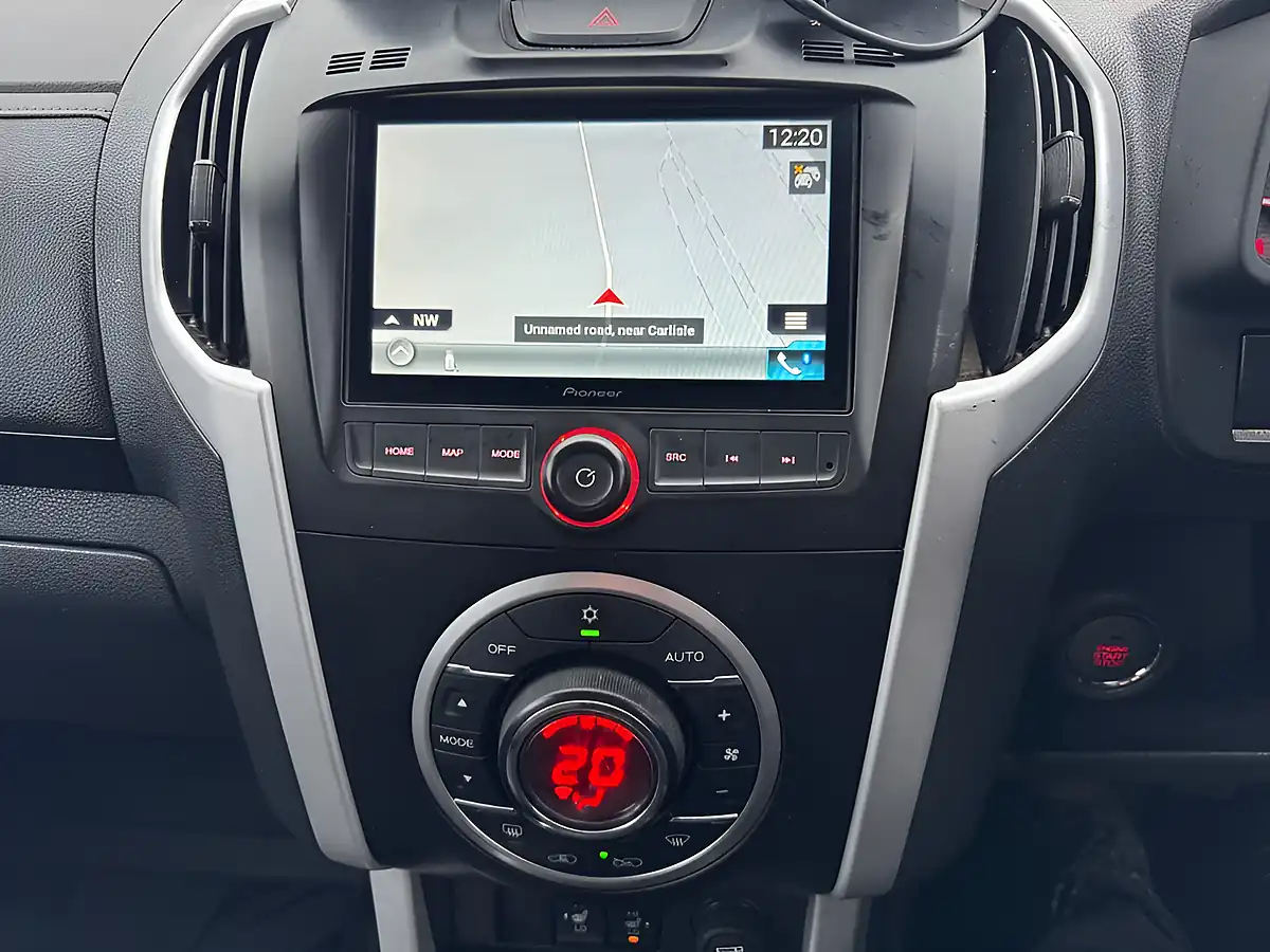 Used 2019 Isuzu D-Max Utah Double Cab Red - Interior and Exterior details 10
