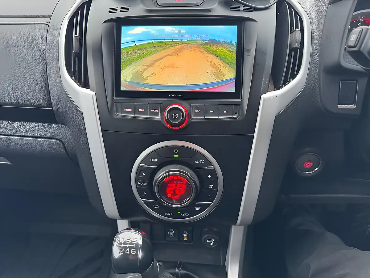 Used 2019 Isuzu D-Max Utah Double Cab Red - Interior and Exterior details 14