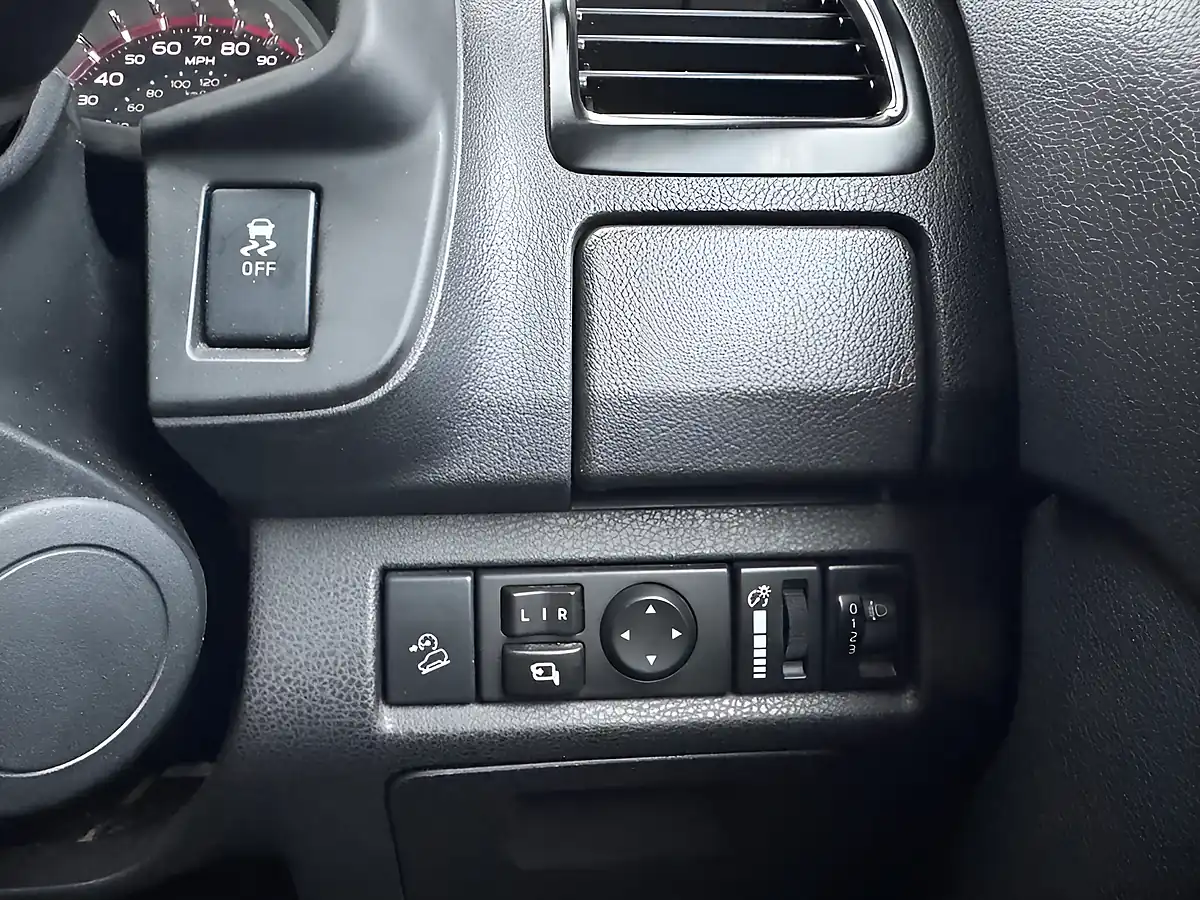 Used 2019 Isuzu D-Max Utah Double Cab Red - Interior and Exterior details 17