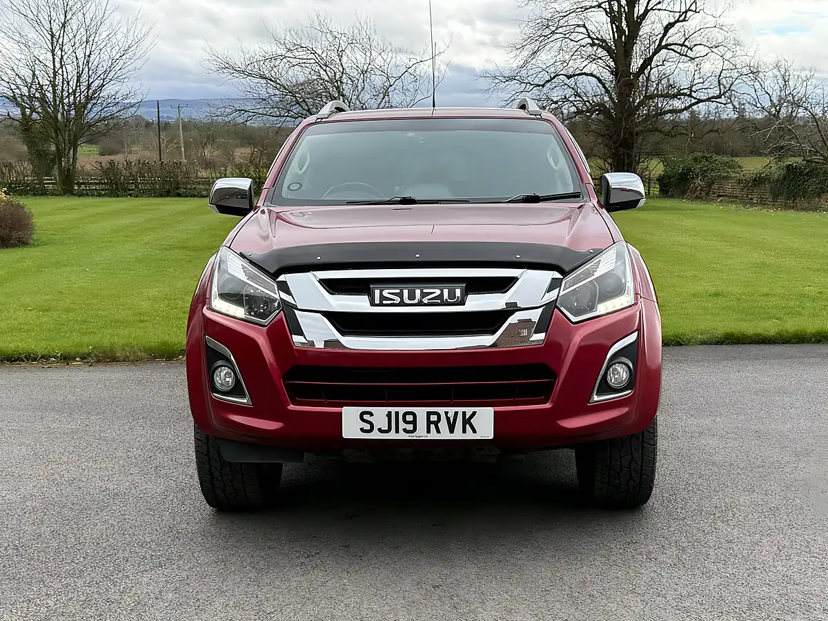 Used 2019 Isuzu D-Max Utah Double Cab Red - Interior and Exterior details 3