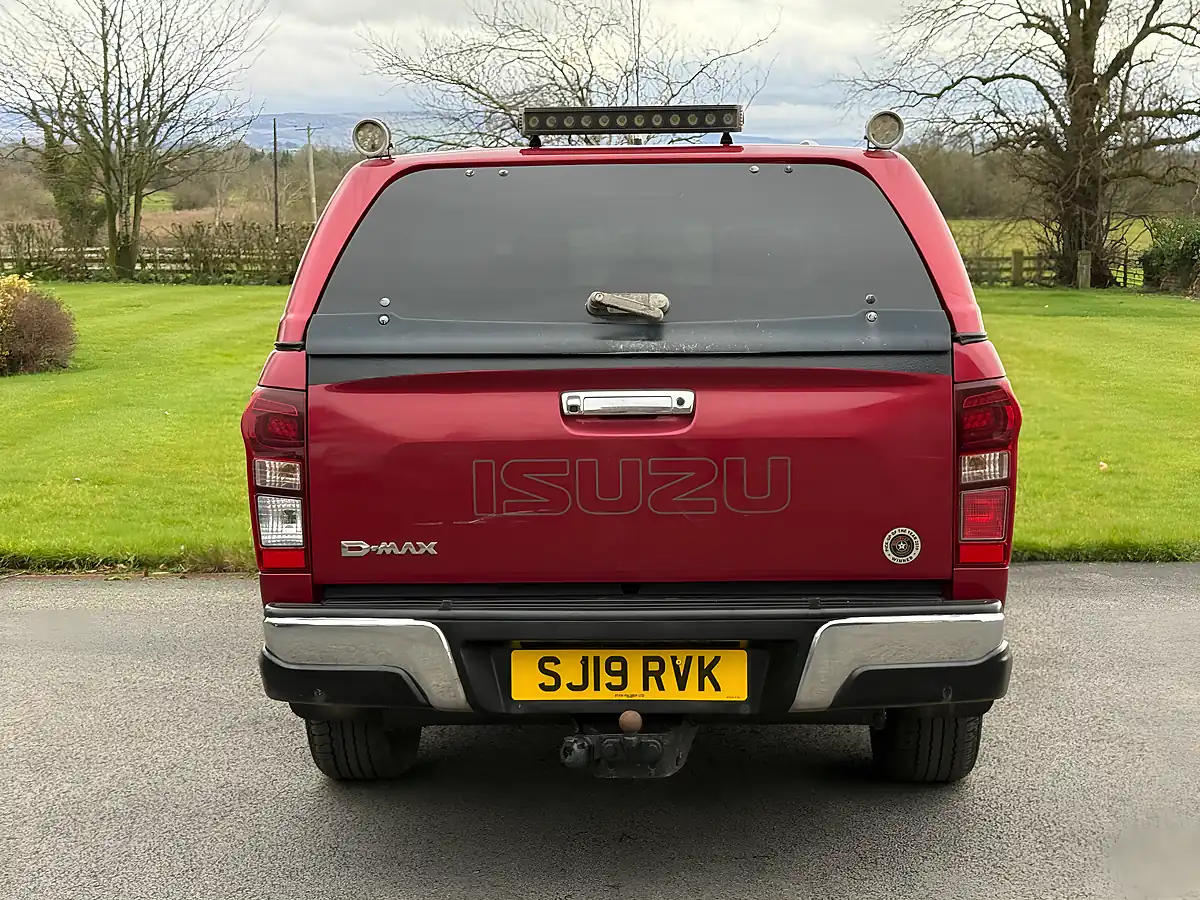 Used 2019 Isuzu D-Max Utah Double Cab Red - Interior and Exterior details 7